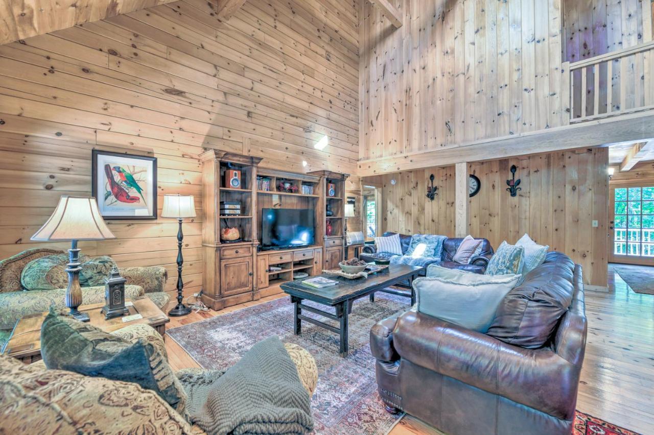 Luxury Cabin With Deck Less Than 5 Miles To Sapphire Valley! Villa Exterior photo