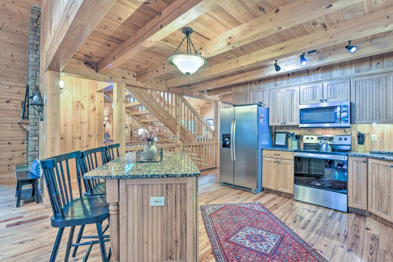 Luxury Cabin With Deck Less Than 5 Miles To Sapphire Valley! Villa Exterior photo